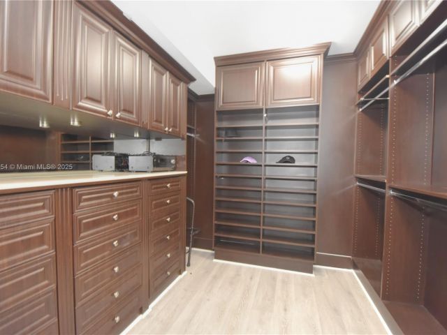 Apartment for sale  Unit #901 - photo 6207614