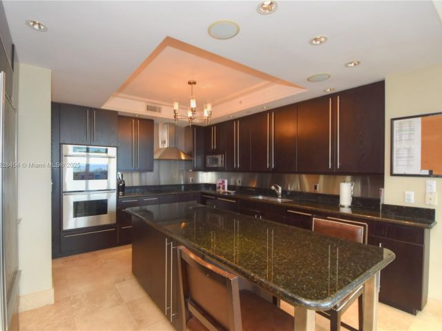 Apartment for sale  Unit #901 - photo 6207617