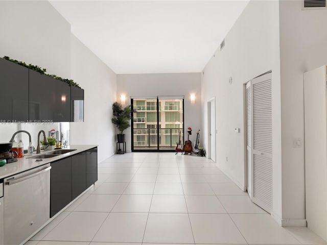 Apartment for sale  Unit #2706 - photo 6228022