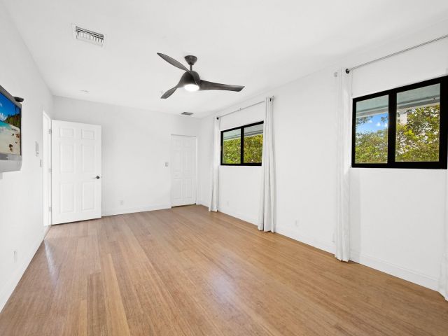 Home for sale at 1260 N Riverside Dr 1260 - photo 6207337