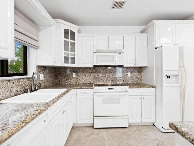 Home for sale at 1260 N Riverside Dr 1260 - photo 6207342