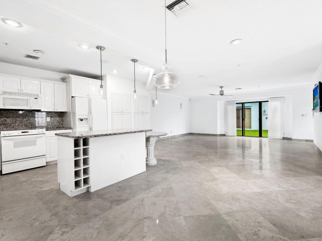 Home for sale at 1260 N Riverside Dr 1260 - photo 6207343