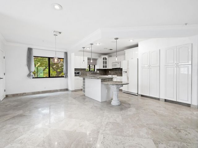 Home for sale at 1260 N Riverside Dr 1260 - photo 6207344