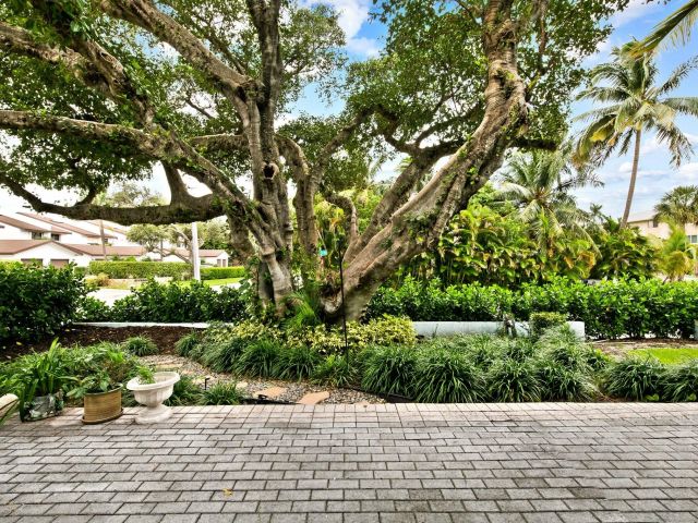 Home for sale at 1260 N Riverside Dr 1260 - photo 6207347