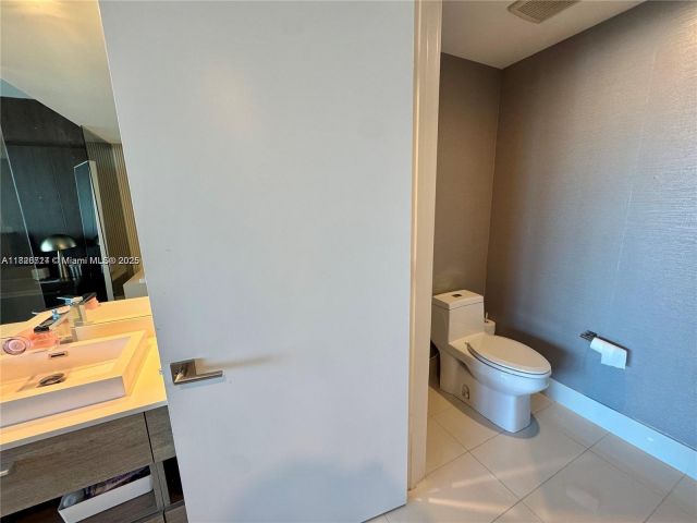 Apartment for sale  Unit #1401 - photo 6211509