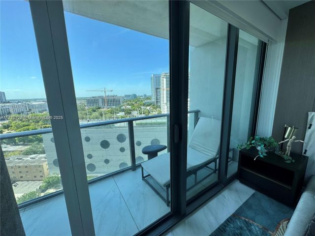 Apartment for sale  Unit #1401 - photo 6211517