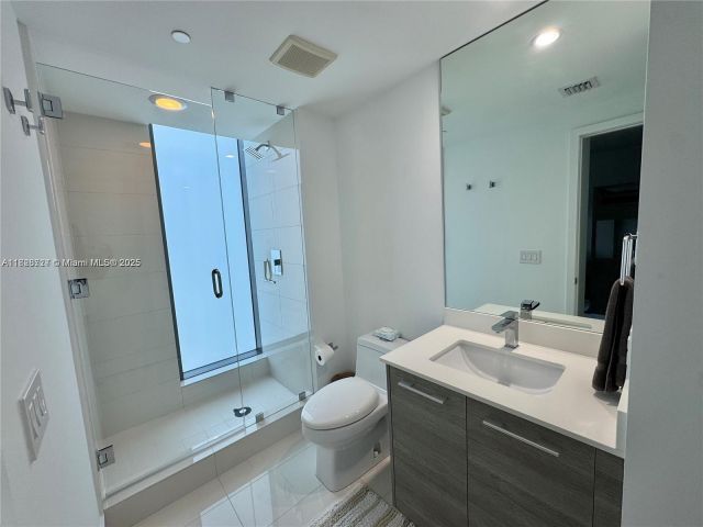 Apartment for sale  Unit #1401 - photo 6211520