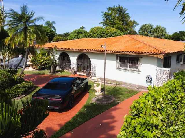 Home for sale at 9601 SW 66th St - photo 6227375