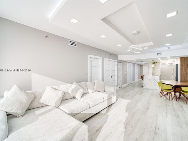 Apartment for sale  Unit #3708 - photo 6207001