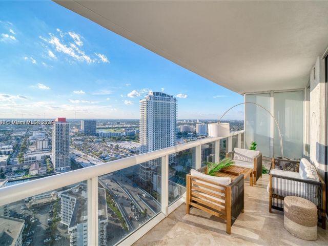 Apartment for sale  Unit #3708 - photo 6207009