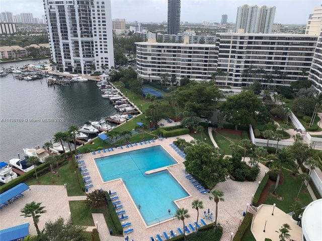 Apartment for rent  Unit #1721 - photo 6207145