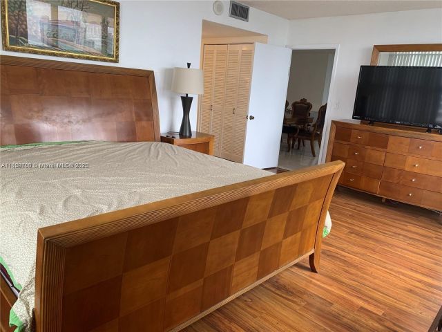 Apartment for rent  Unit #1721 - photo 6207149