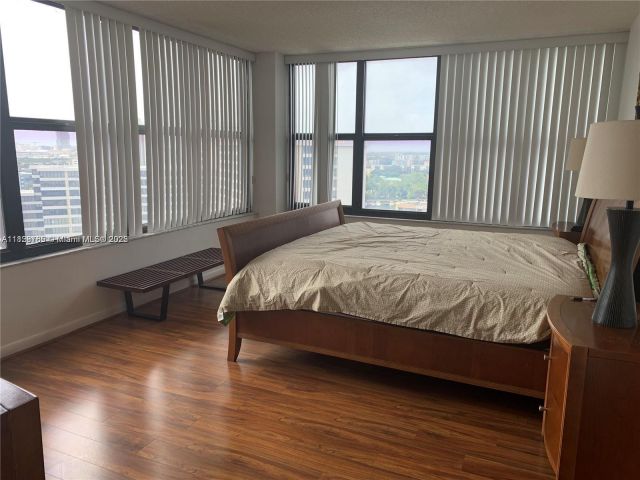 Apartment for rent  Unit #1721 - photo 6207154