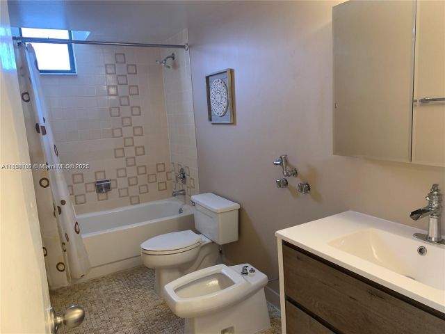Apartment for rent  Unit #1721 - photo 6207159