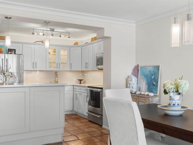 Apartment for rent  Unit #2302 - photo 6208052