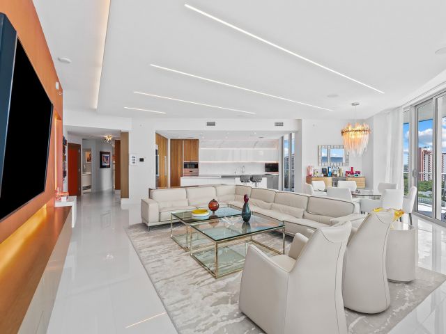 Apartment for sale  Unit #902 - photo 6208621