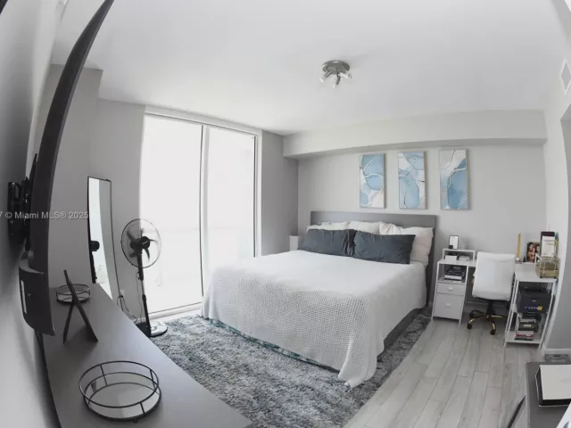 2-bedroom condo for sale in Miami - 50 Biscayne Blvd 4706 - MondialRealty