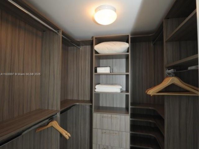 Apartment for sale  Unit #4706 - photo 6225917