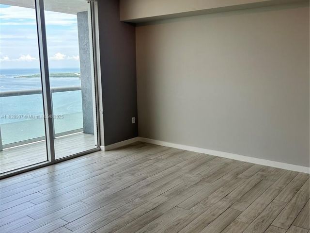 Apartment for sale  Unit #4706 - photo 6225920