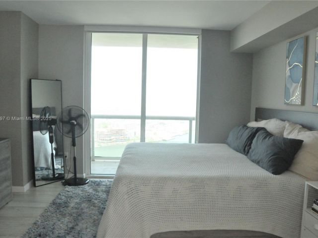Apartment for sale  Unit #4706 - photo 6225921
