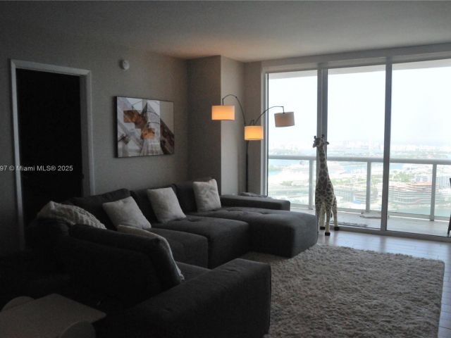 Apartment for sale  Unit #4706 - photo 6225926