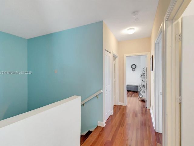 Home for sale at 1110 SE 4th Ave - photo 6223827