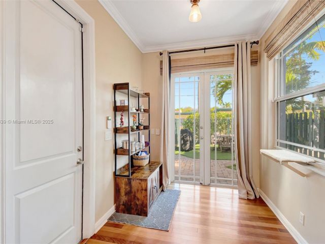 Home for sale at 1110 SE 4th Ave - photo 6223830