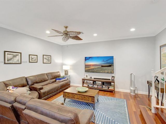 Home for sale at 1110 SE 4th Ave - photo 6223837