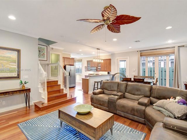 Home for sale at 1110 SE 4th Ave - photo 6223842