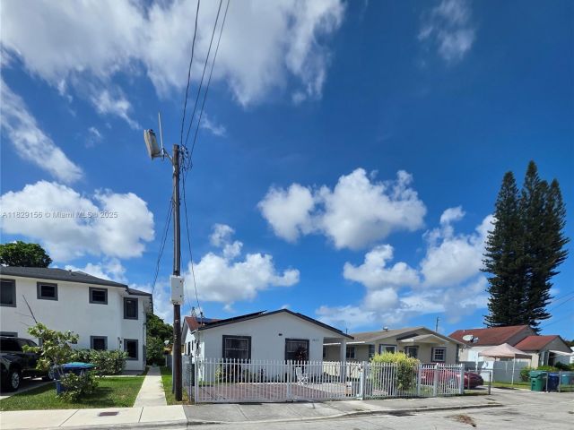 Home for sale at 2237 NW 50th St - photo 6213335