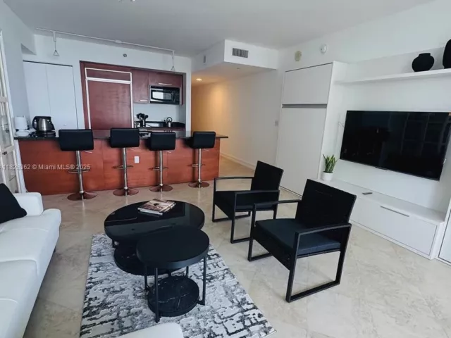 1-bedroom condo for rent in Hallandale Beach -  - MondialRealty