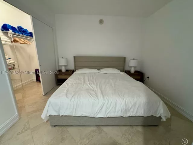 1-bedroom condo for rent in Hallandale Beach -  - MondialRealty