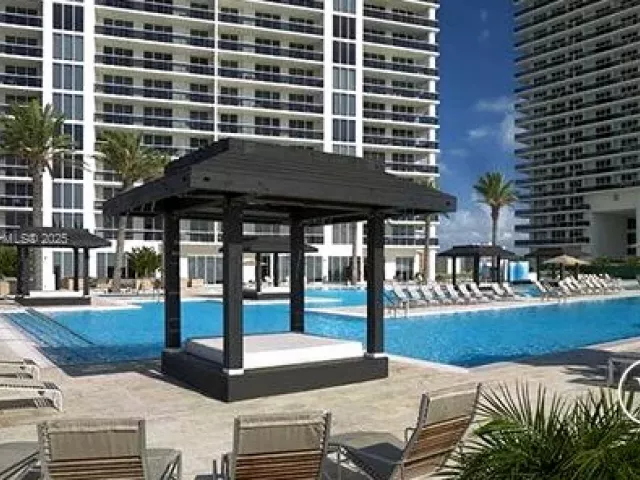 1-bedroom condo for rent in Hallandale Beach -  - MondialRealty