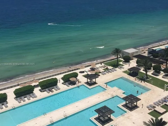 1-bedroom condo for rent in Hallandale Beach -  - MondialRealty