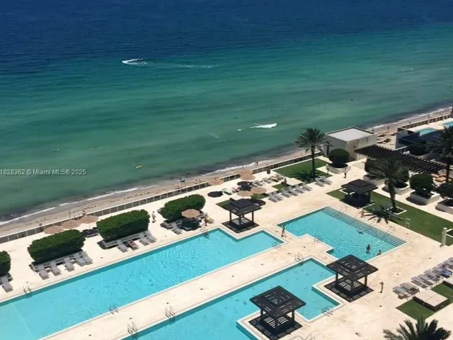 1-bedroom condo for rent in Hallandale Beach -  - MondialRealty