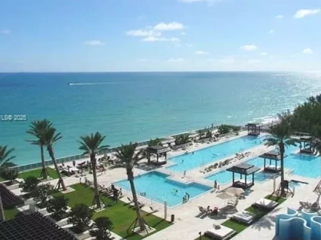 1-bedroom condo for rent in Hallandale Beach -  - MondialRealty