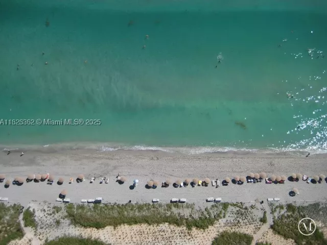 1-bedroom condo for rent in Hallandale Beach -  - MondialRealty
