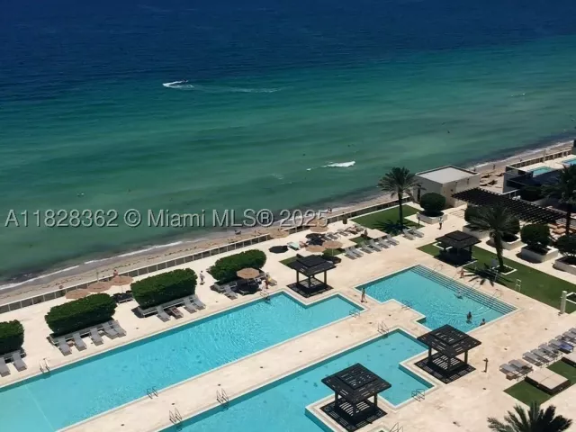 1-bedroom condo for rent in Hallandale Beach -  - MondialRealty