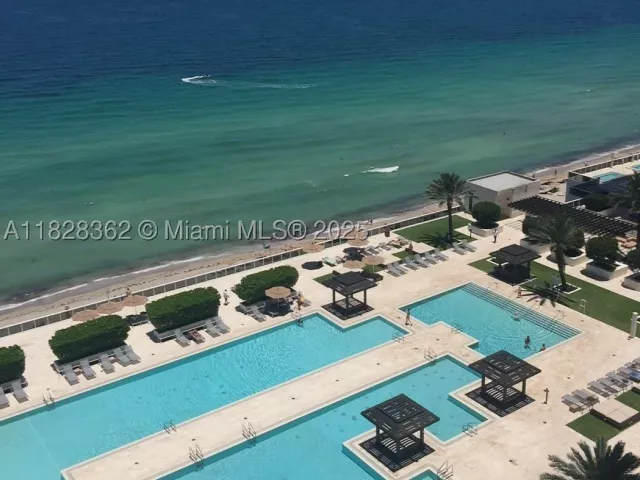 1-bedroom condo for rent in Hallandale Beach -  - MondialRealty