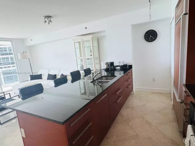 1-bedroom condo for rent in Hallandale Beach -  - MondialRealty