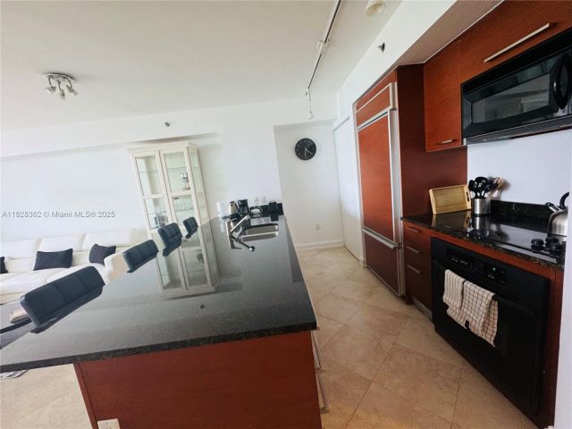 Apartment for rent  Unit # - photo 6617130