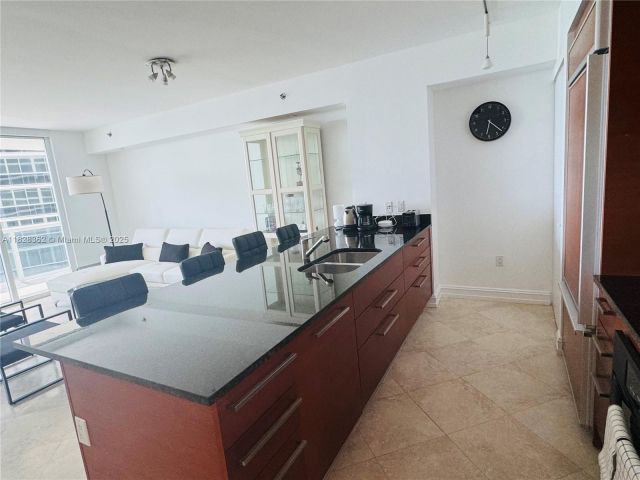 Apartment for rent  Unit # - photo 6617132