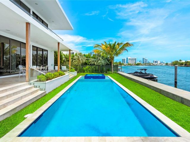 Home for sale at 1410 S Biscayne Point Rd - photo 6208301