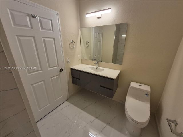 Home for rent at 7673 NW 116th Ave 7673 - photo 6238466