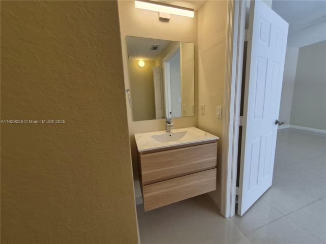 Home for rent at 7673 NW 116th Ave 7673 - photo 6238472