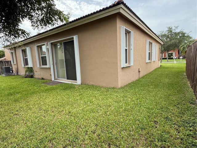 Home for rent at 1924 SE 17 court 1924 - photo 6264154