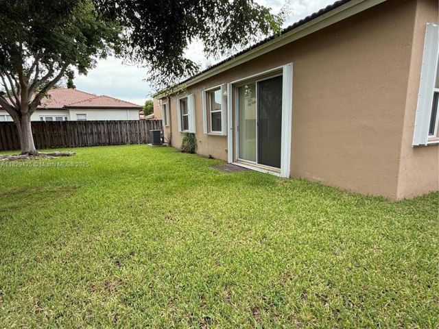 Home for rent at 1924 SE 17 court 1924 - photo 6264155