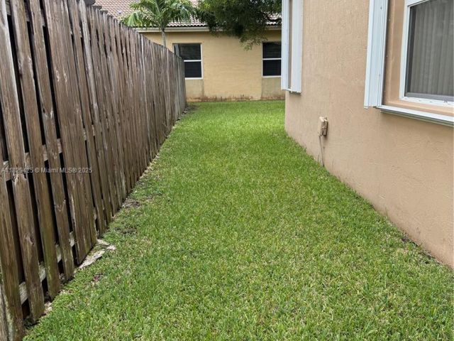 Home for rent at 1924 SE 17 court 1924 - photo 6264157