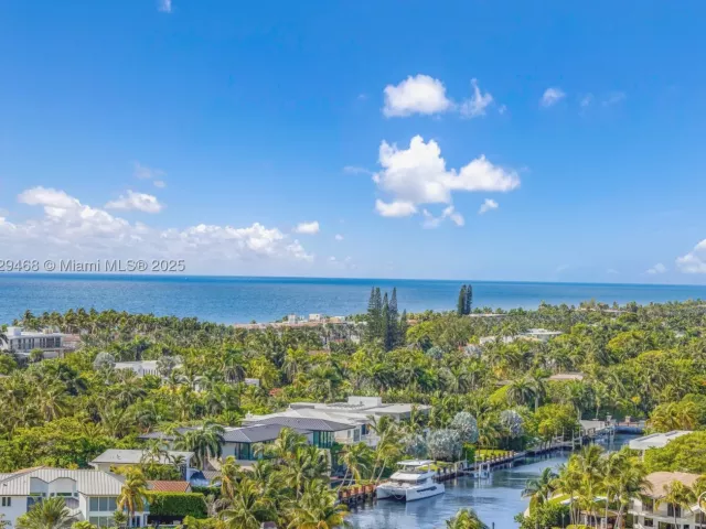 2-bedroom condo for sale in Hallandale Beach - 3161 S Ocean Dr 1510 - MondialRealty