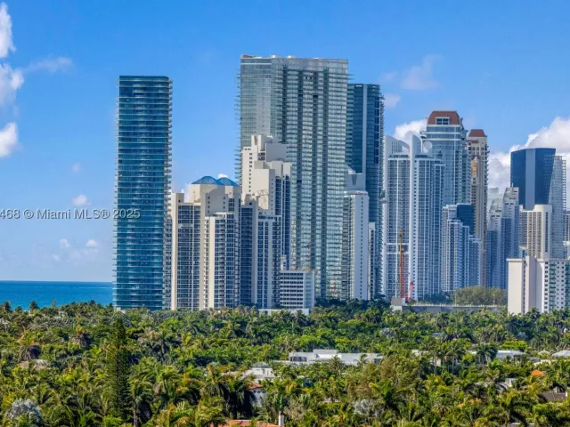 2-bedroom condo for sale in Hallandale Beach - 3161 S Ocean Dr 1510 - MondialRealty